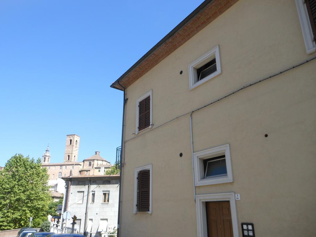 B&B La Luna Dal Borgo Jesi Værelse billede