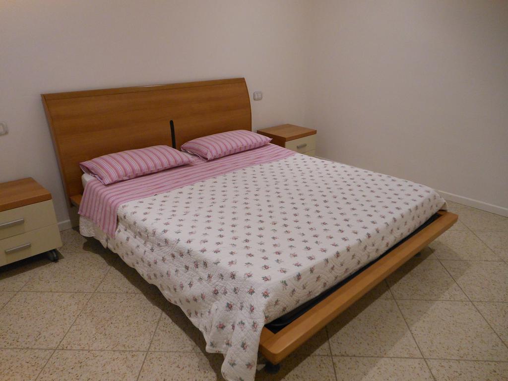 B&B La Luna Dal Borgo Jesi Eksteriør billede