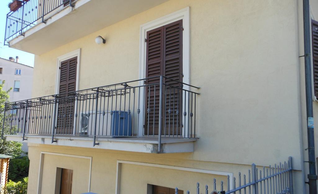 B&B La Luna Dal Borgo Jesi Værelse billede