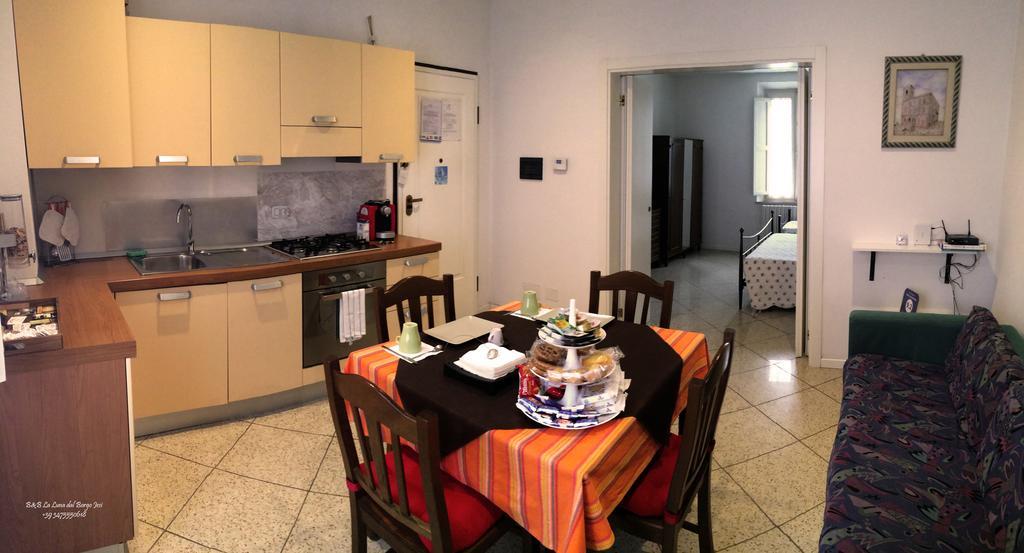 B&B La Luna Dal Borgo Jesi Eksteriør billede